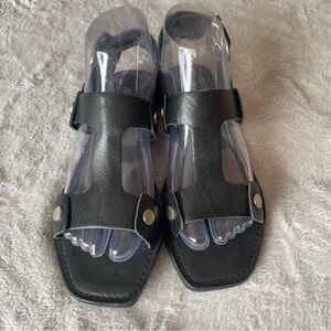 Frye Women's Black Leather T-Strap Sandals size 6 M women’s